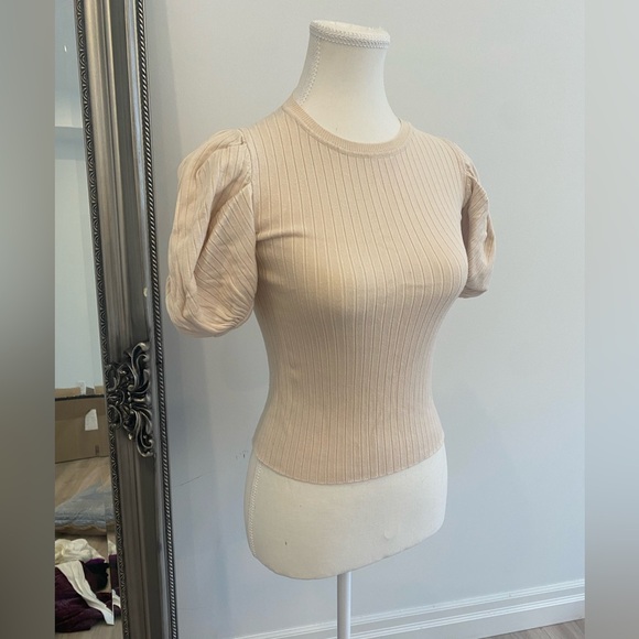 Zara puff sleeve top, tags have been removed. - Picture 1 of 5
